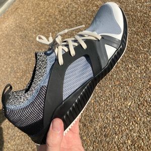 Adidas Stella McCartney 9.5 only worn twice. Very comfortable and form fitting.